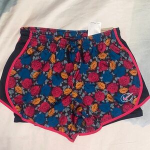 Nike Floral Girls Running Shorts Size Large NEW